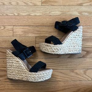 Aldo women’s black buckle strap ratan high platform pumps